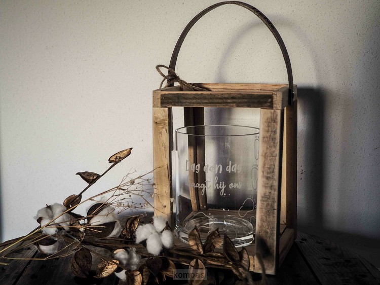 Rustieke lantaarn met leren band GHL