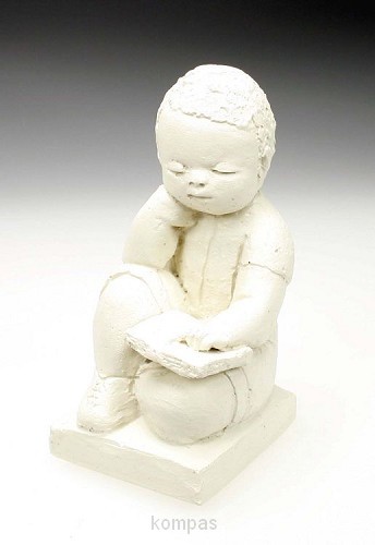 Beeld 3803c jongen met boek ivoor