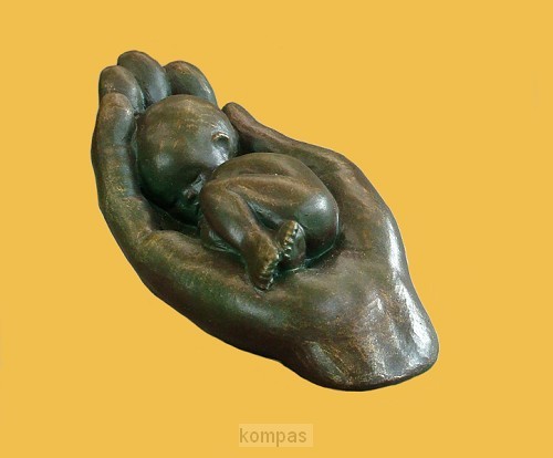 Beeld EMO17 kind in hand 6cm brons